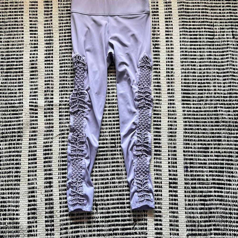 Carbon Size medium light purple Stretchy Activewear compression pants
